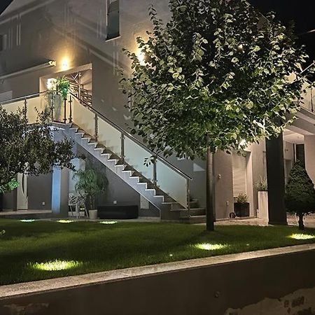 Apartmani Deluxe ยาเซนิเซ ภายนอก รูปภาพ