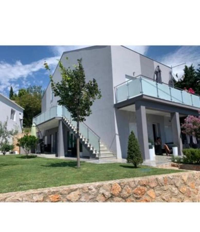 Apartmani Deluxe ยาเซนิเซ ภายนอก รูปภาพ