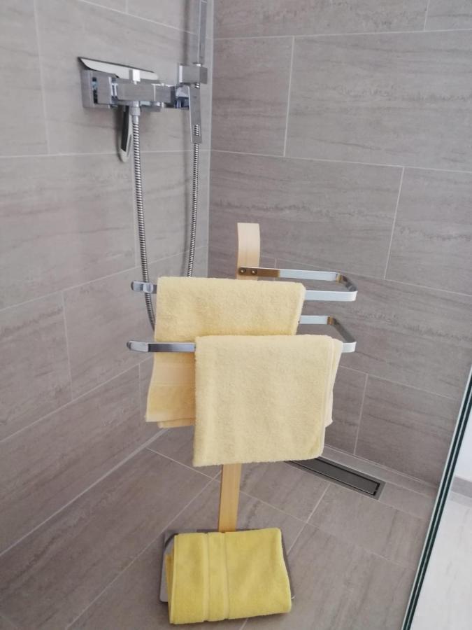 Apartmani Deluxe ยาเซนิเซ ภายนอก รูปภาพ
